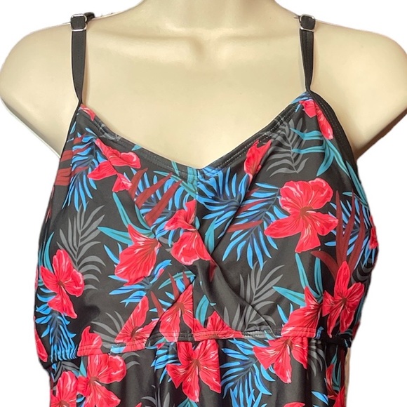 🎉HP🎉NWT Rose Gal 2 Piece Red Floral Tankini and Swim Bottoms - Picture 2 of 13